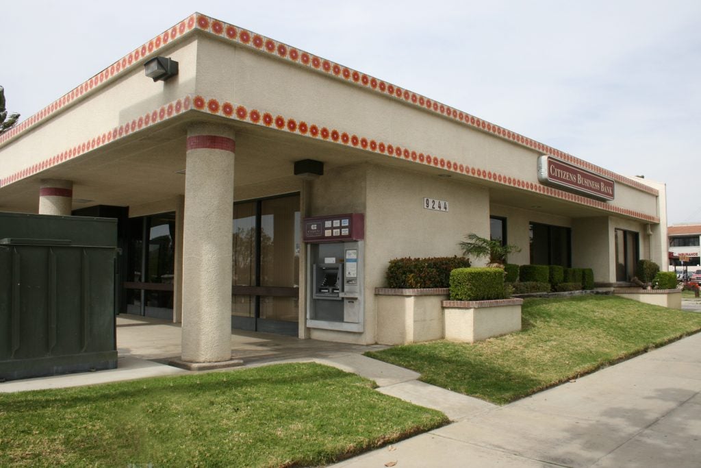 banks in fontana